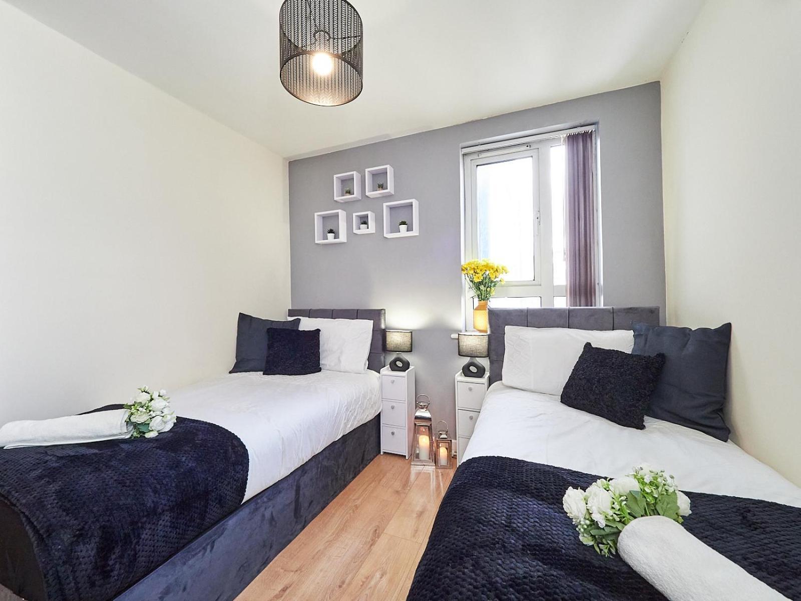 Beauchamp Suite: Central Coventry Accommodation for All Exterior photo