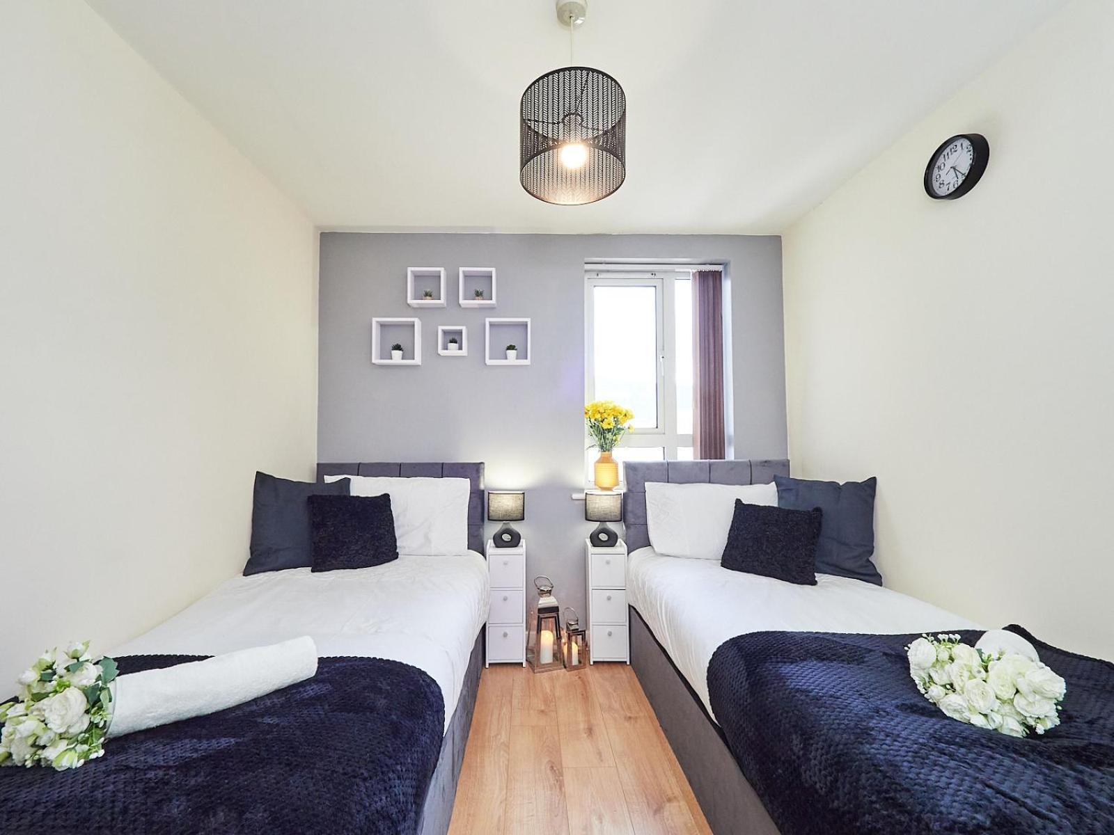 Beauchamp Suite: Central Coventry Accommodation for All Exterior photo